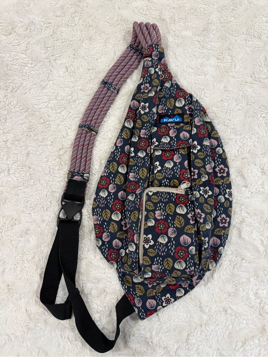 Kavu Handbags - Kavu Navy Floral Rope Sling Bag with Pink and Red Accents